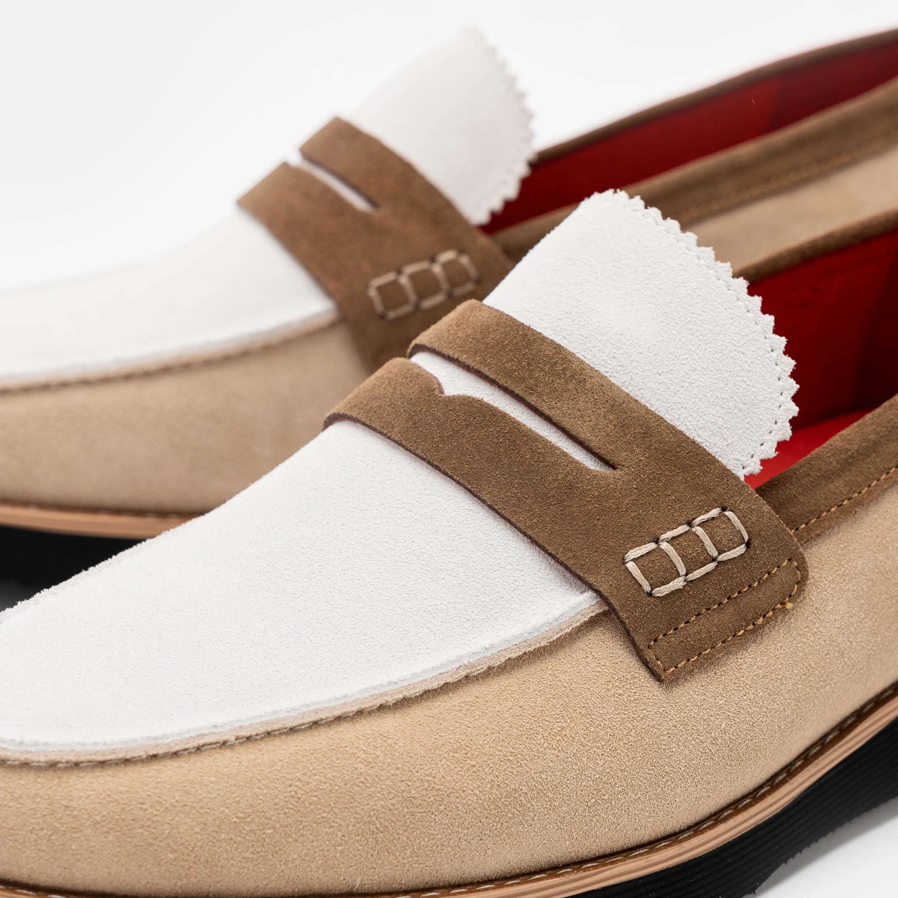 Mocassins Penny Abe Camel en daim blanc