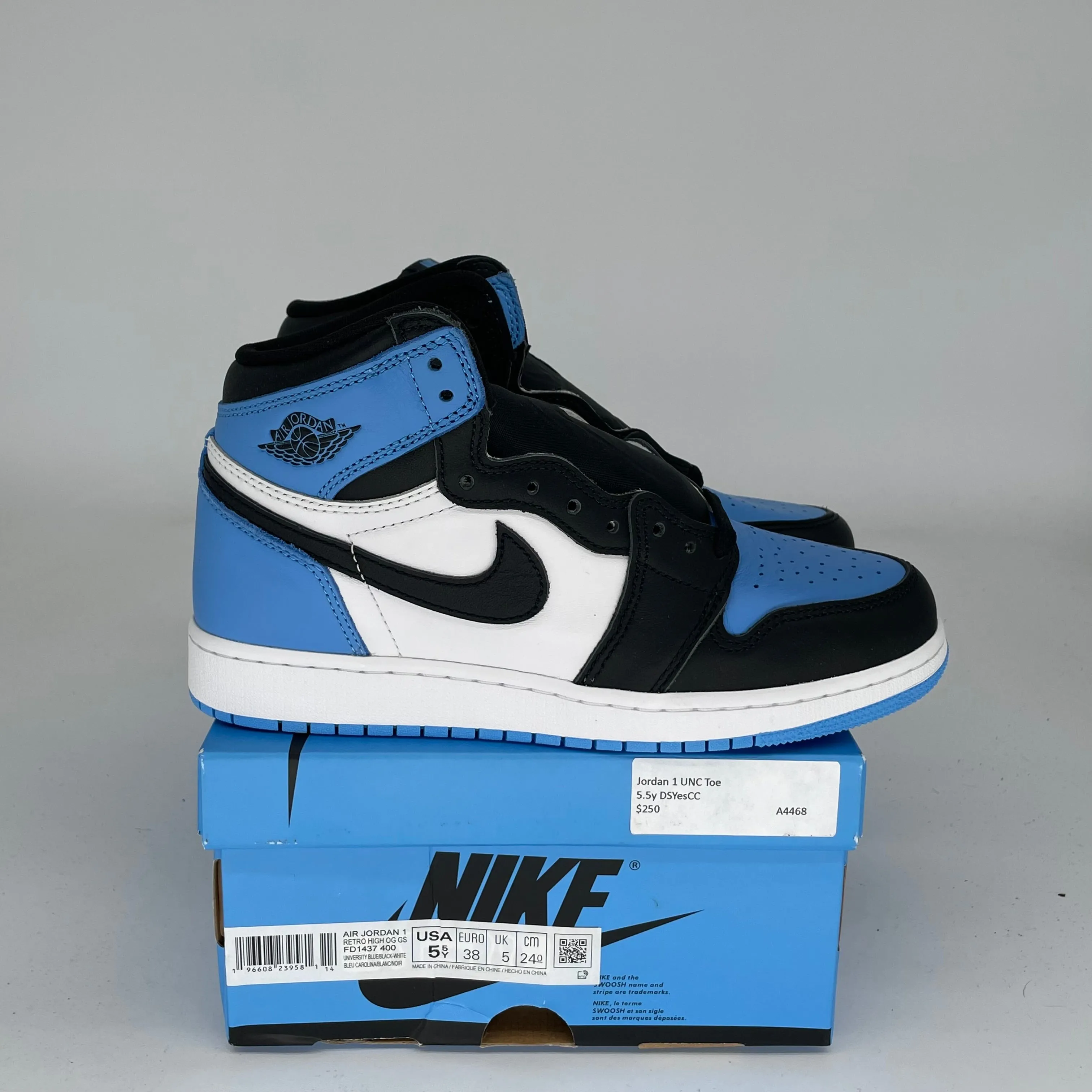AIR JORDAN 1 UNC TOE TAILLE 5.5Y FD1437-400