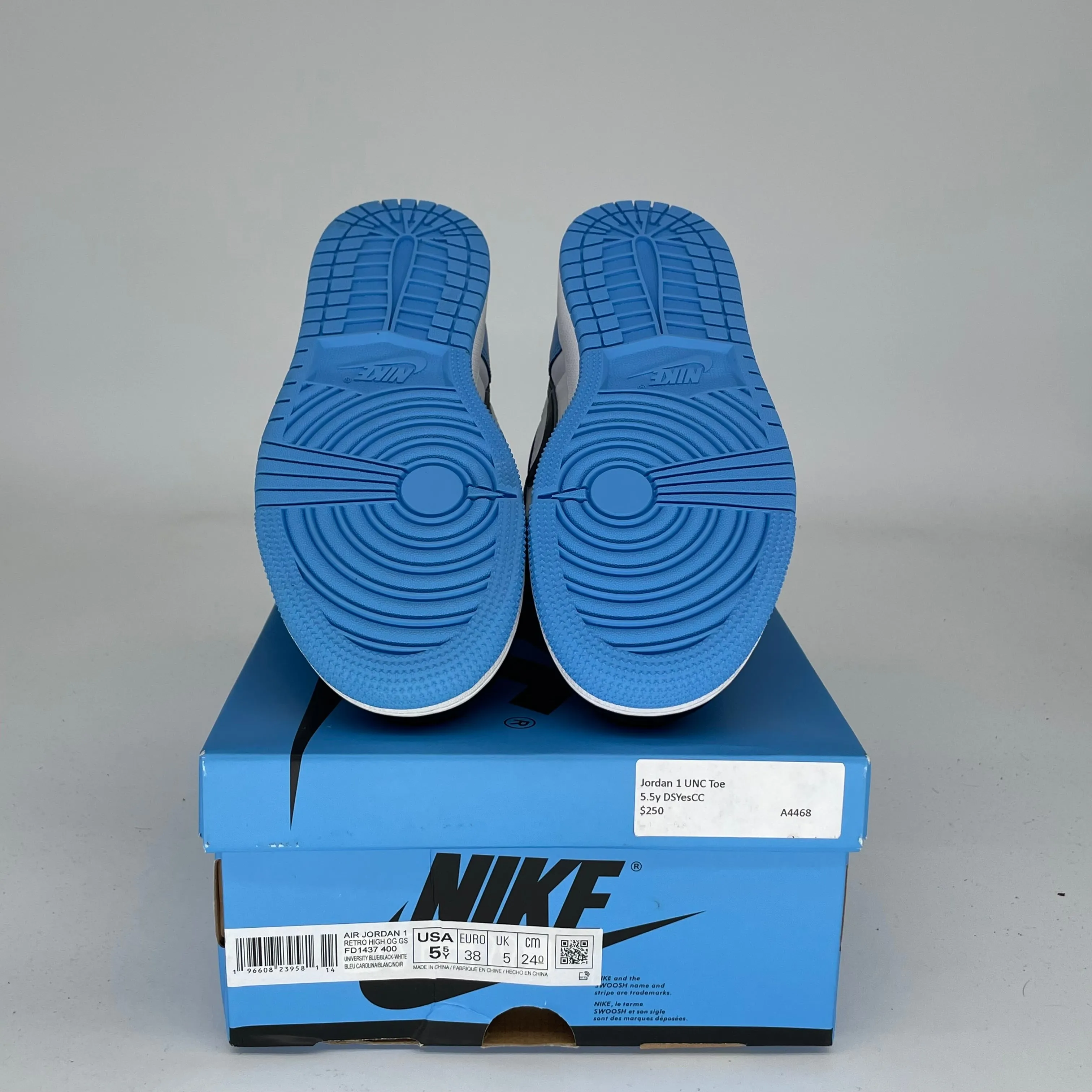 AIR JORDAN 1 UNC TOE TAILLE 5.5Y FD1437-400