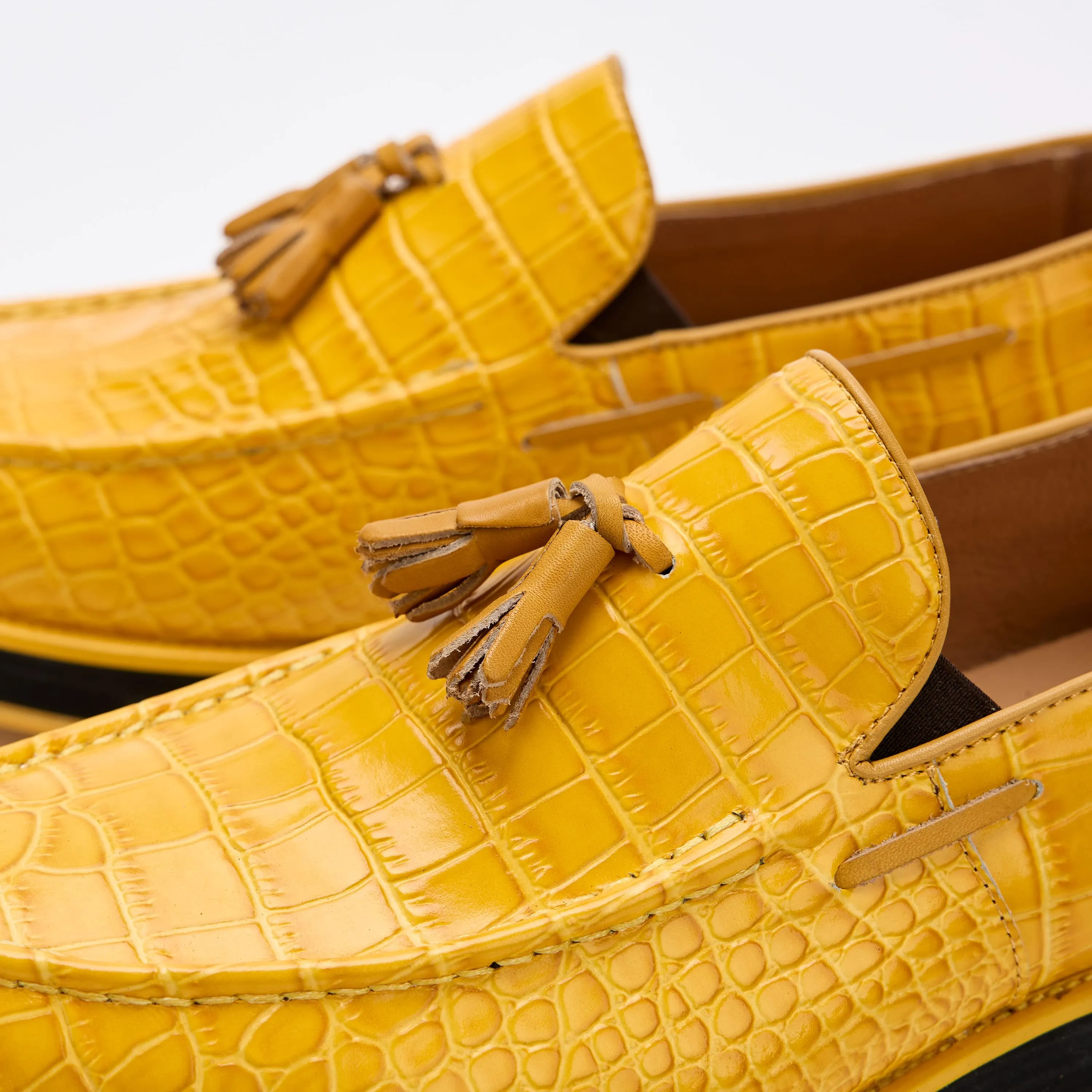 Mocassins Apollo à franges en cuir de crocodile jaune