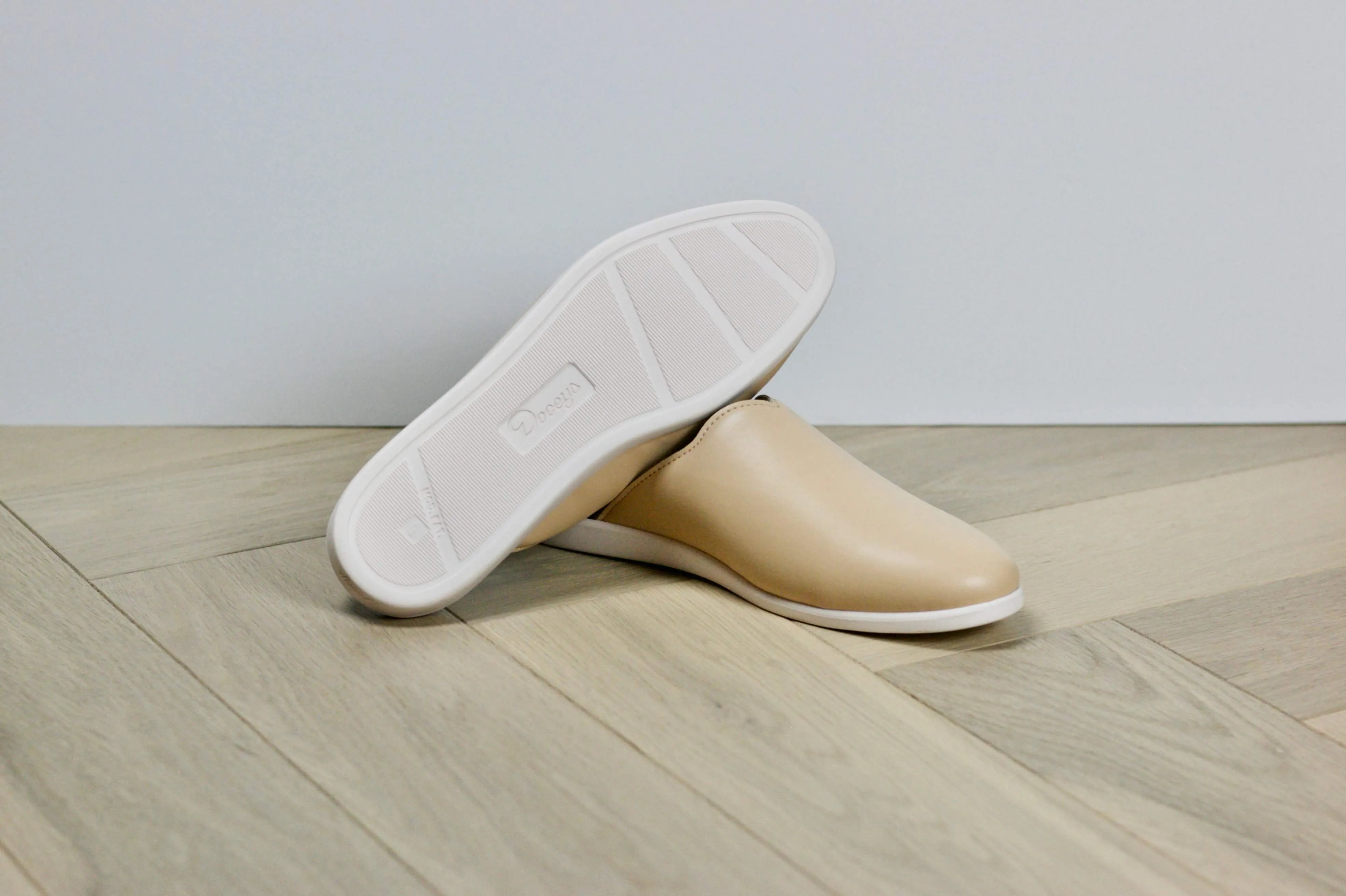 Apple Leather Vegan House Mules | Miel Beige