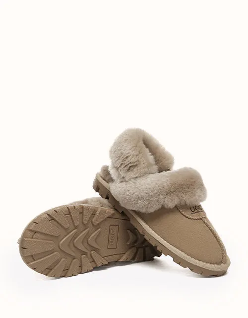 Chaussons UGG® moelleux en gaufrette Australian Shepherd