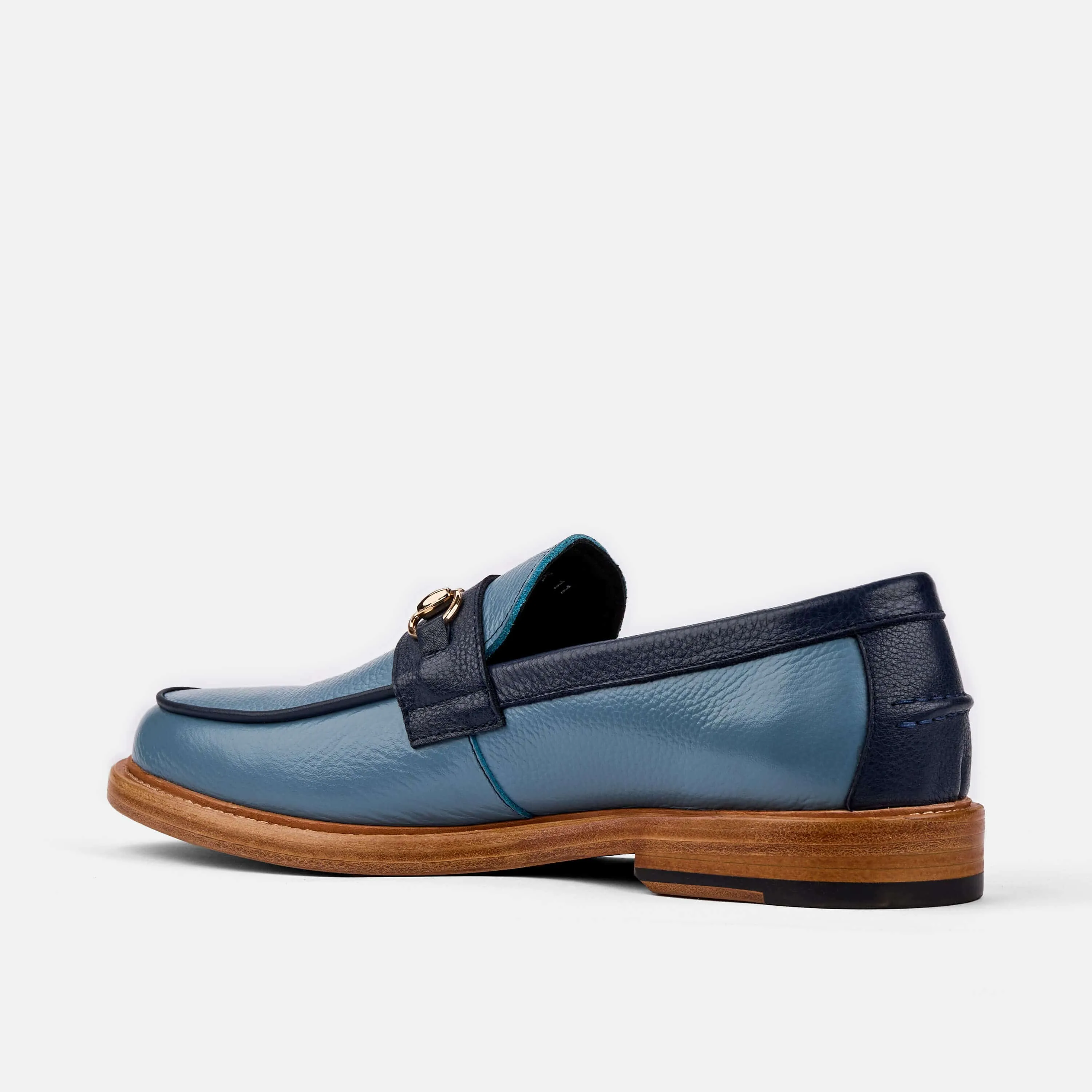 Mocassins à détails métalliques en cuir bleu promenade