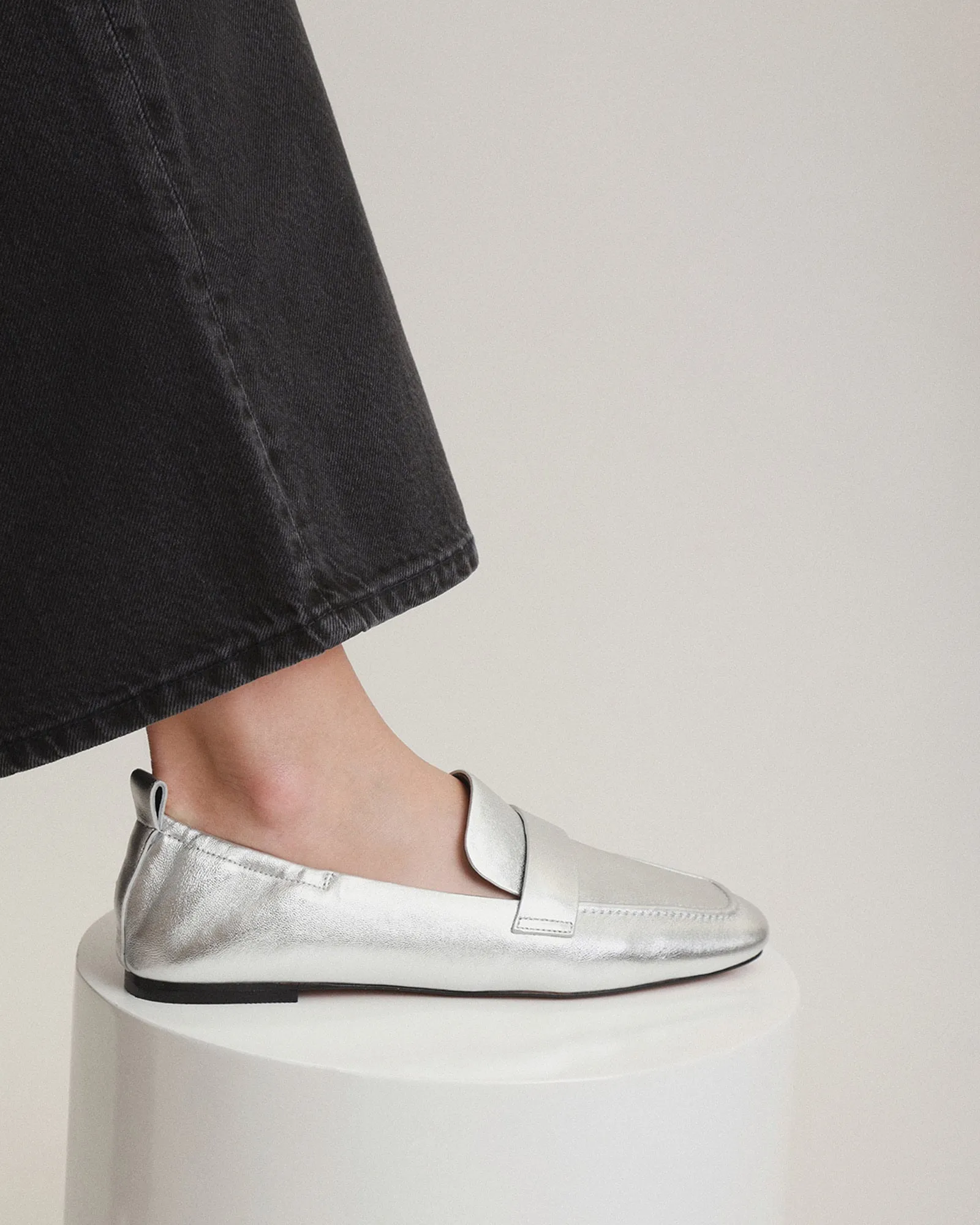 MOCASSINS BOWEN EN CUIR ARGENTÉ