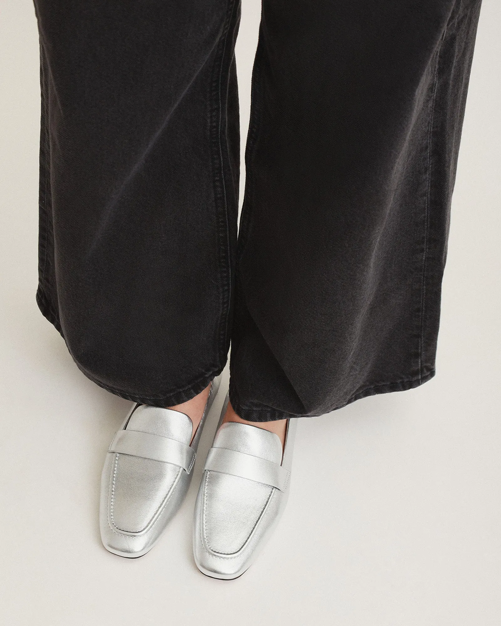 MOCASSINS BOWEN EN CUIR ARGENTÉ