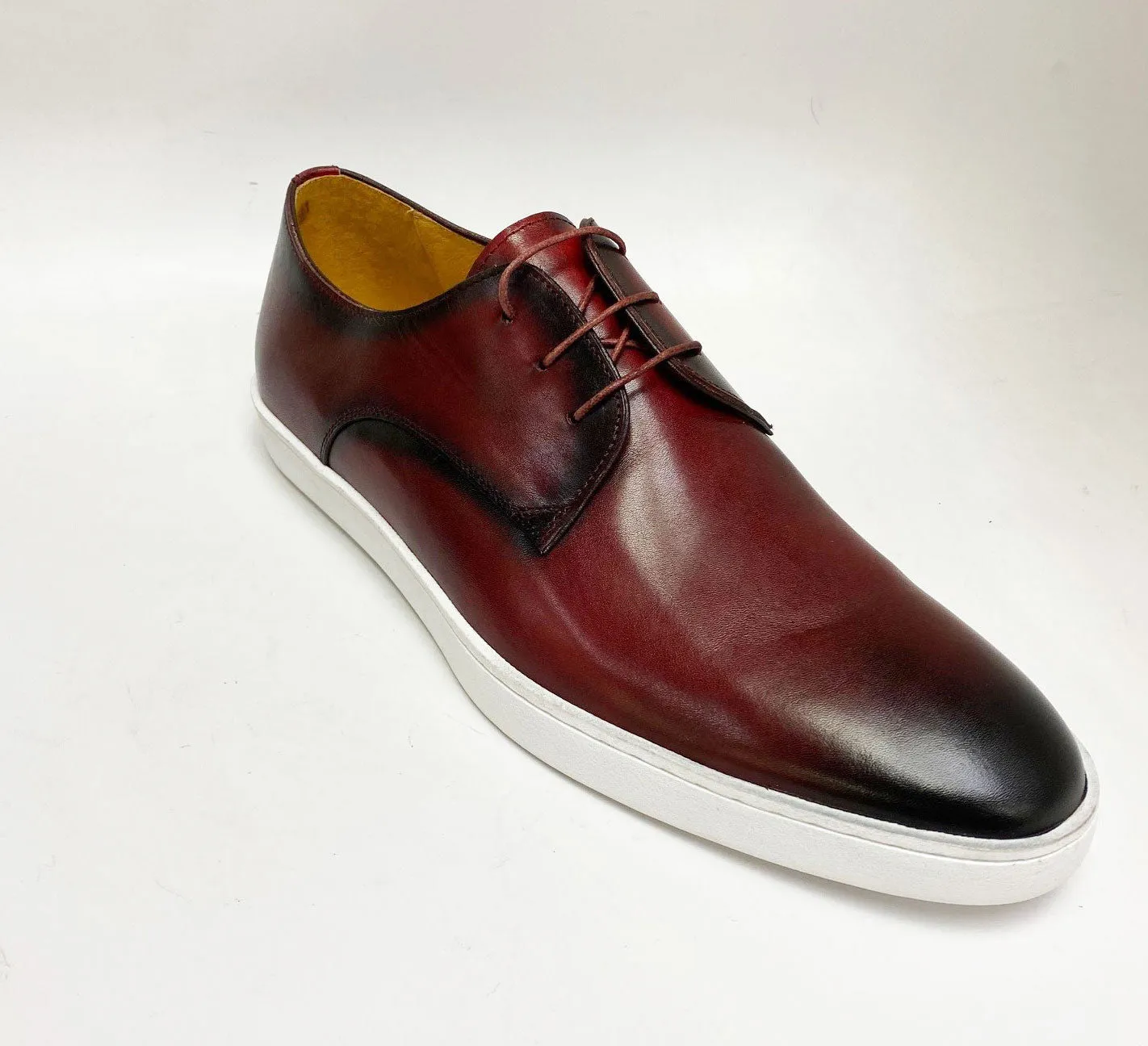 Baskets à lacets en veau bordeaux