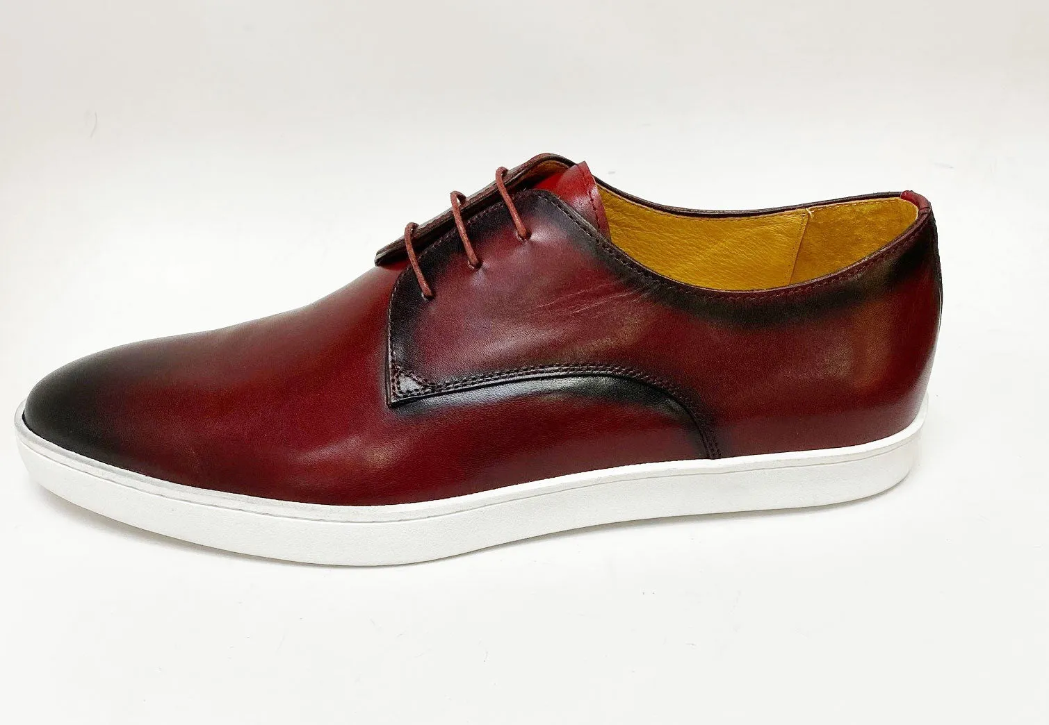 Baskets à lacets en veau bordeaux