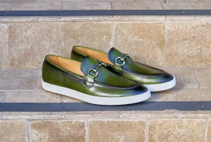 Mocassin à enfiler en veau avec mors olive