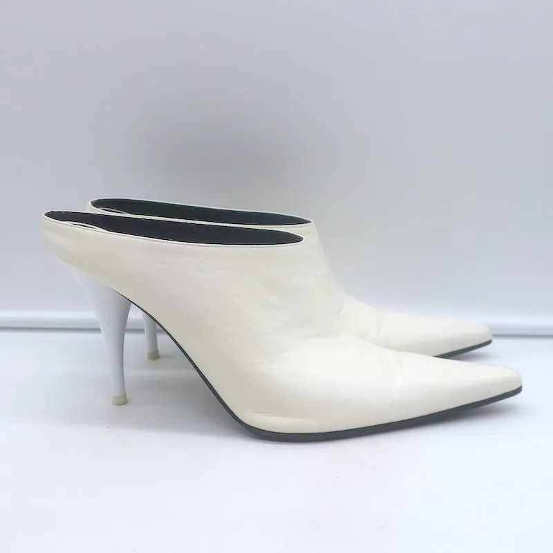Mules Celine à bout pointu en cuir blanc taille 38.5