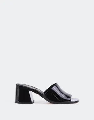 Clarabelle Noir Verni