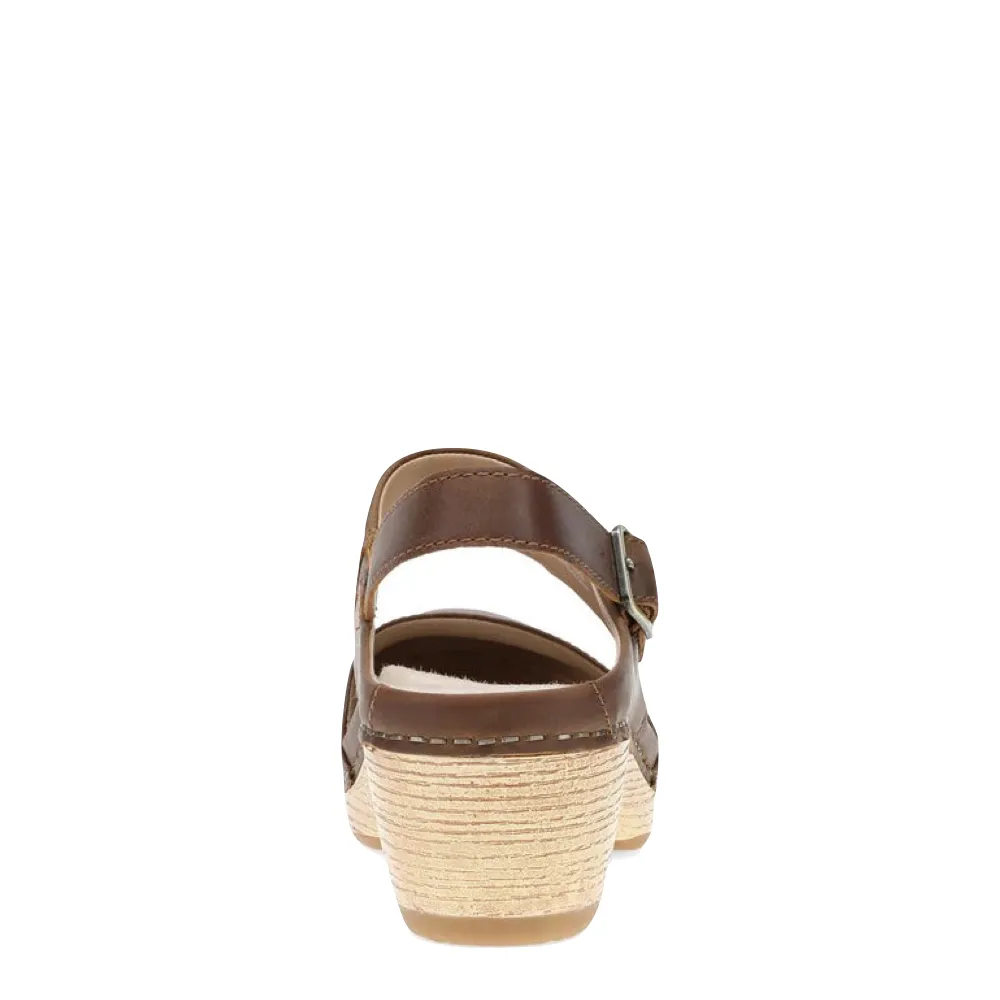 Dansko Sabot Femme Lucia à Talon Fermé en Beige