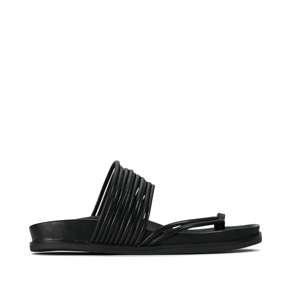 Sandale Carmella à boucle d'orteil pour femmes EOS en noir