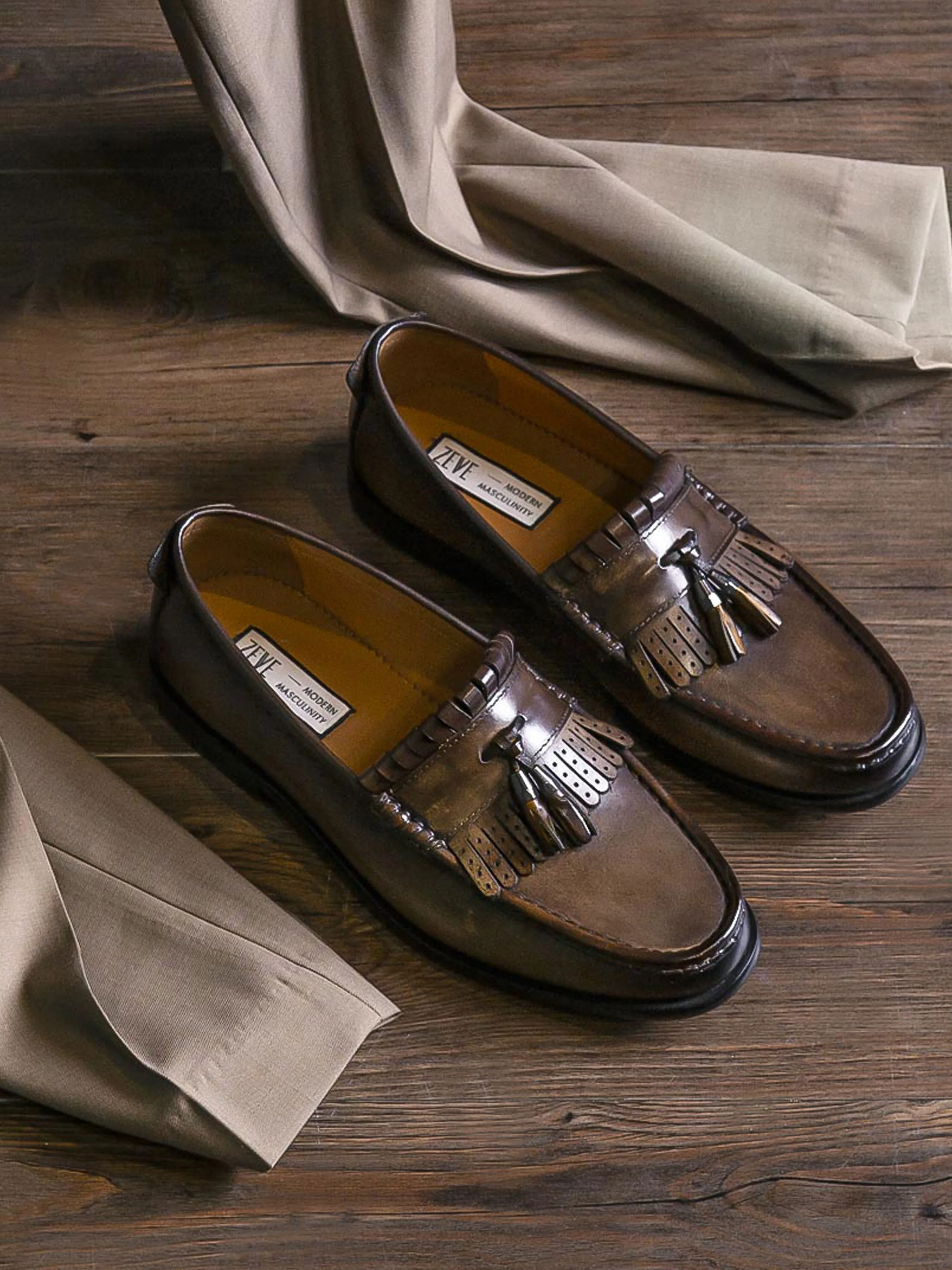 Loafer Classique Fringe - Kaki avec Pompon (Patine Peinte à la Main)