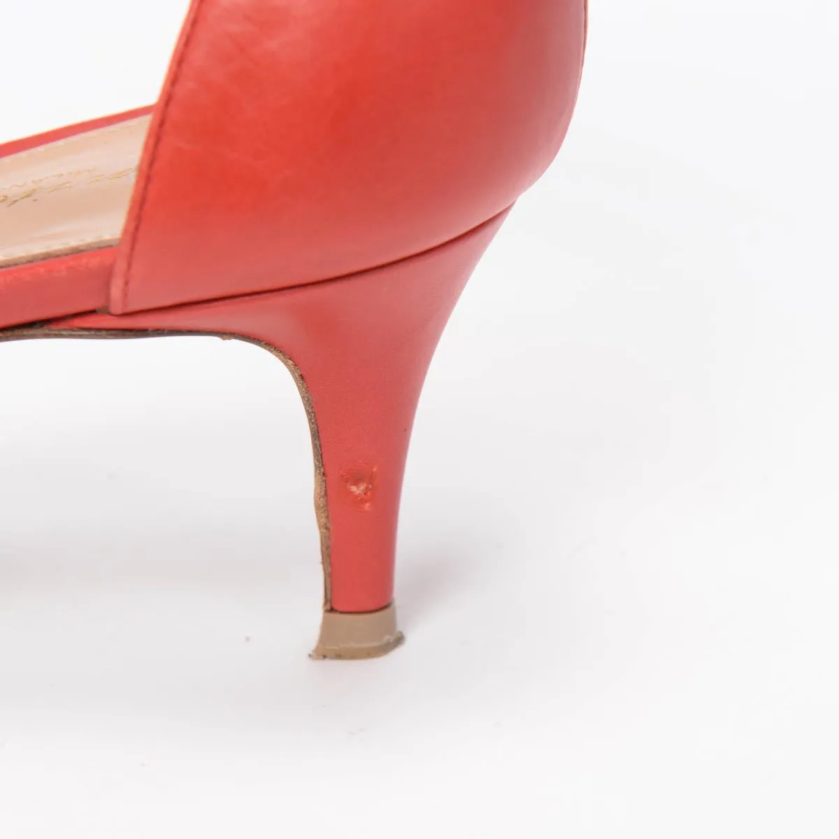 Escarpins Gianvito Rossi à bride cheville en cuir rouge taille 39.5