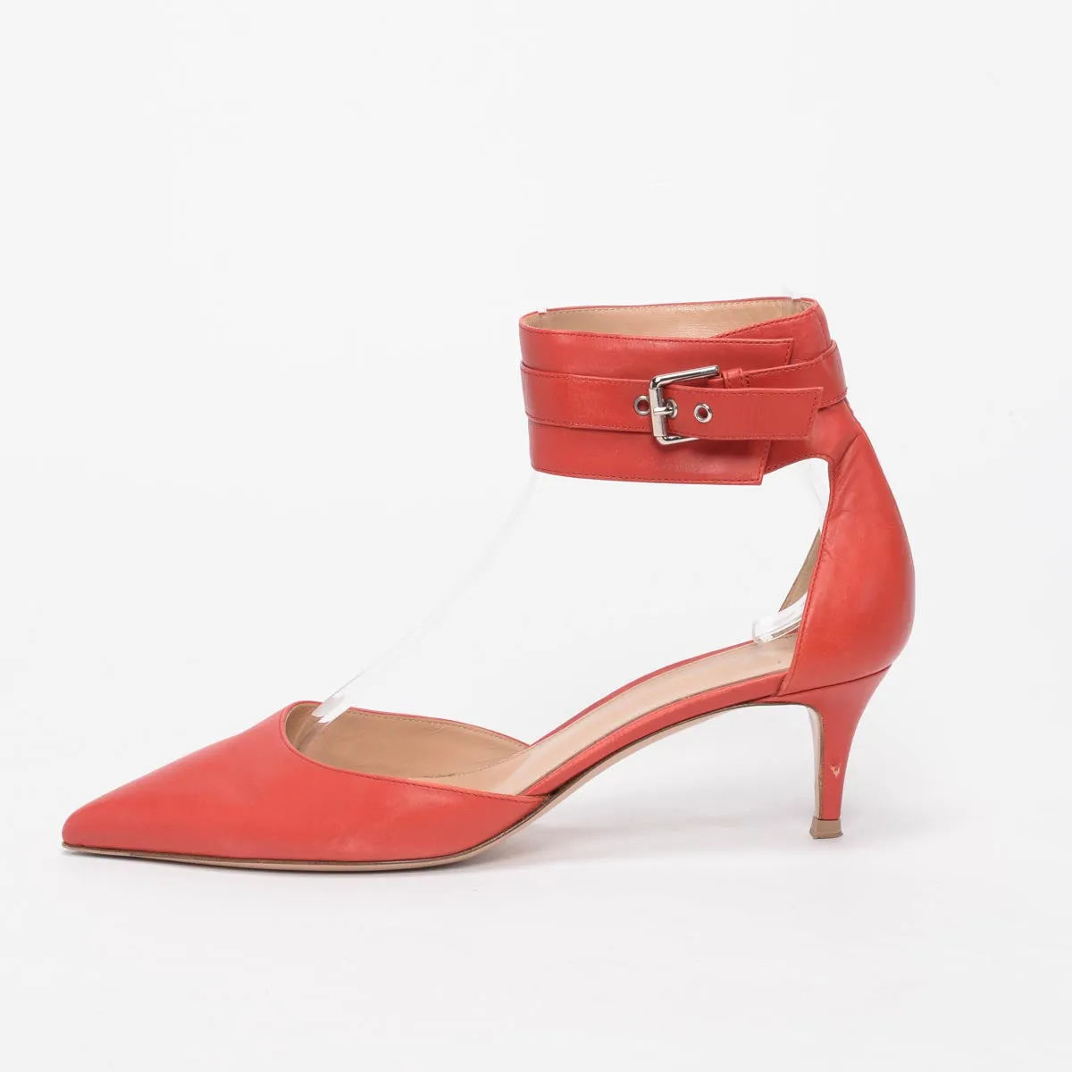 Escarpins Gianvito Rossi à bride cheville en cuir rouge taille 39.5