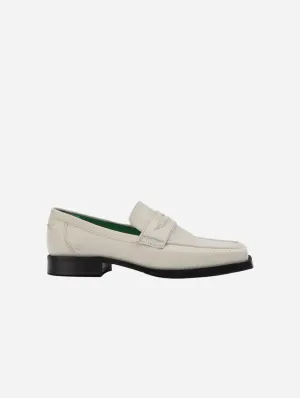 Joan Vegan Apple Loafers en similicuir | Crème
