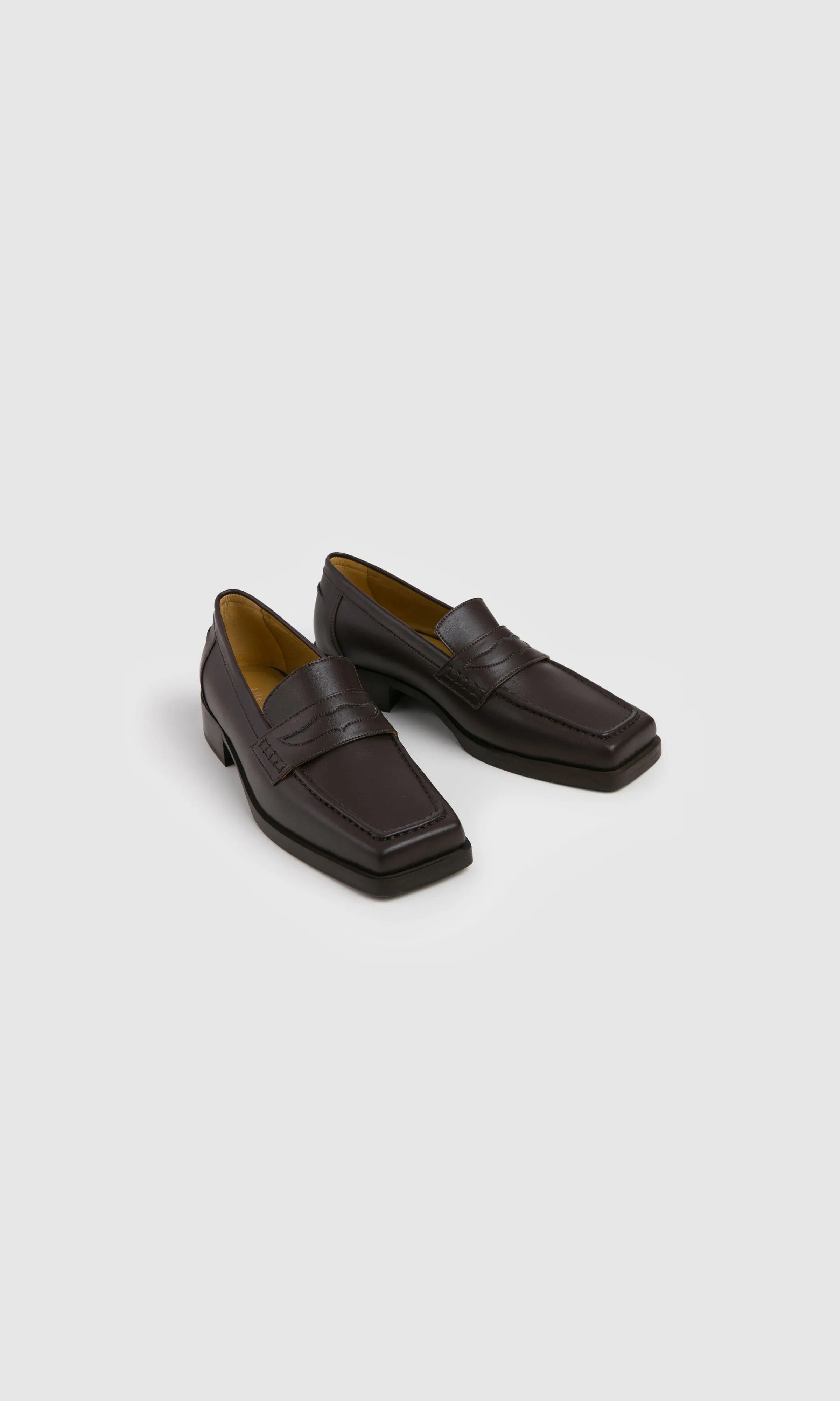 Joan Vegan Olive & Pomme Mocassins en Similicuir | Marron