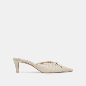 KAIRI TALONS MOYENS IVOIRE CUIR VERNI FROISSÉ