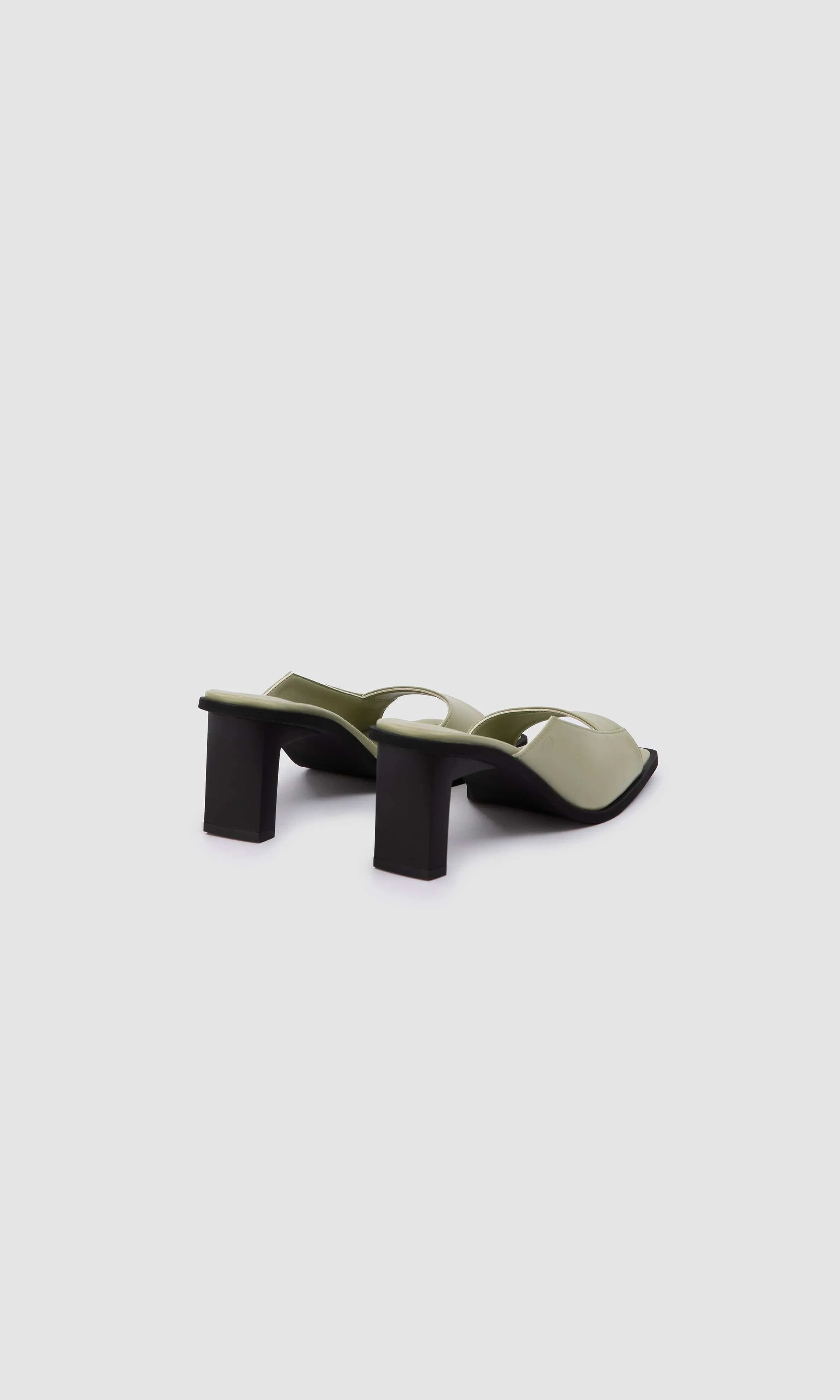 Lyn Vegan Mules en Cuir de Pomme | Vert Sauge