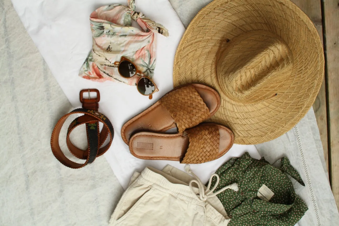 Sandale tressée pour homme en miel