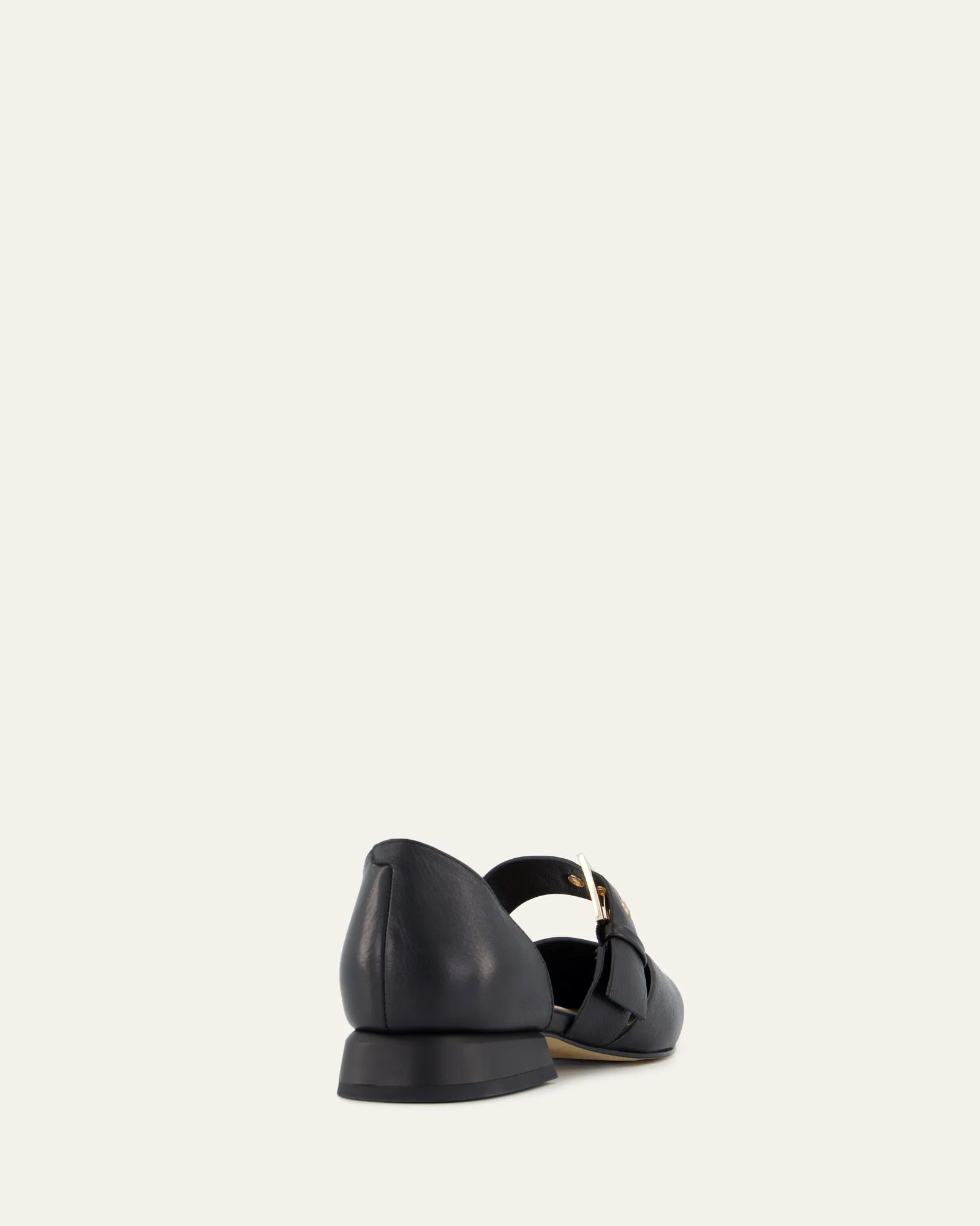 NEELA ROBE PLATE EN CUIR NOIR