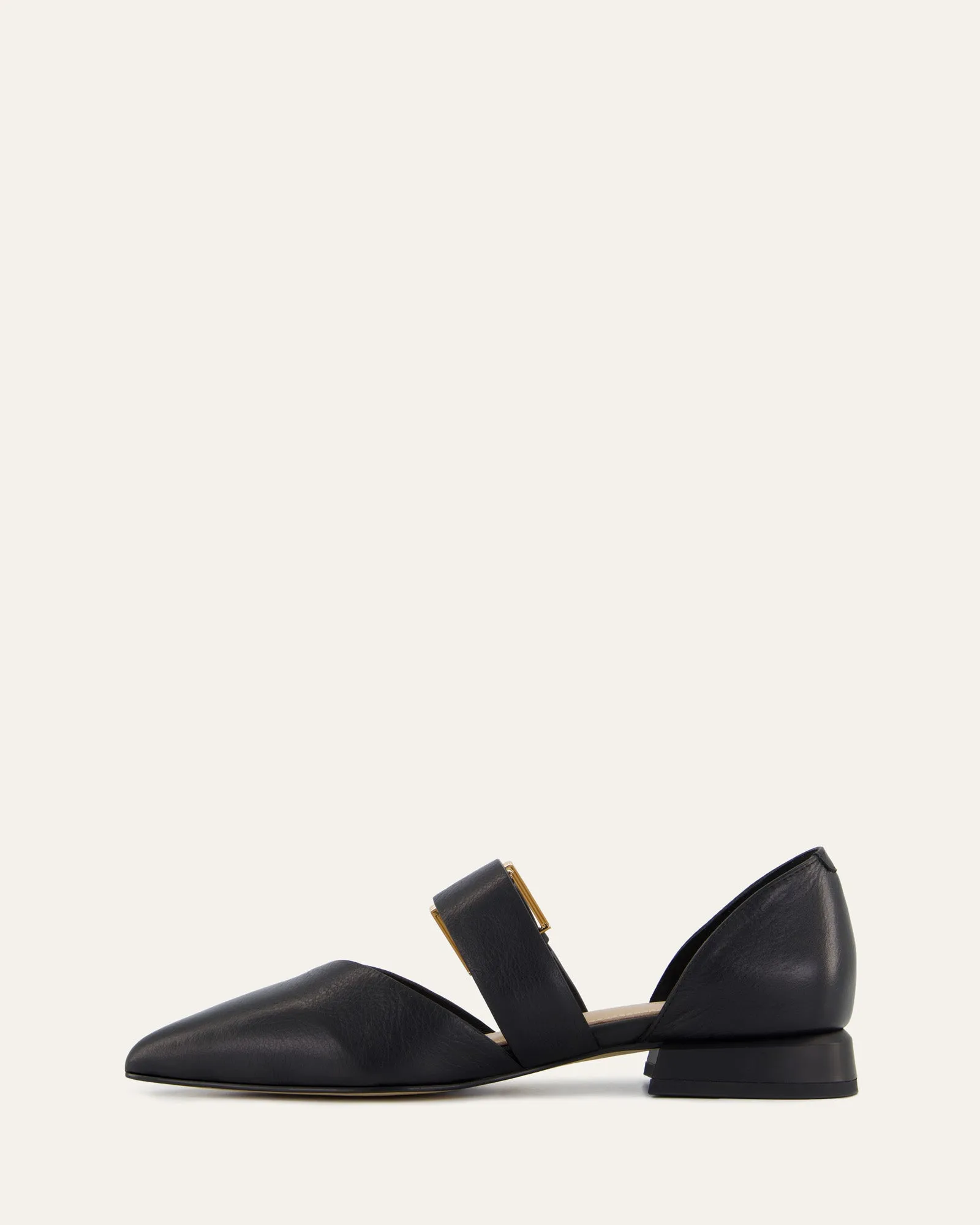 NEELA ROBE PLATE EN CUIR NOIR