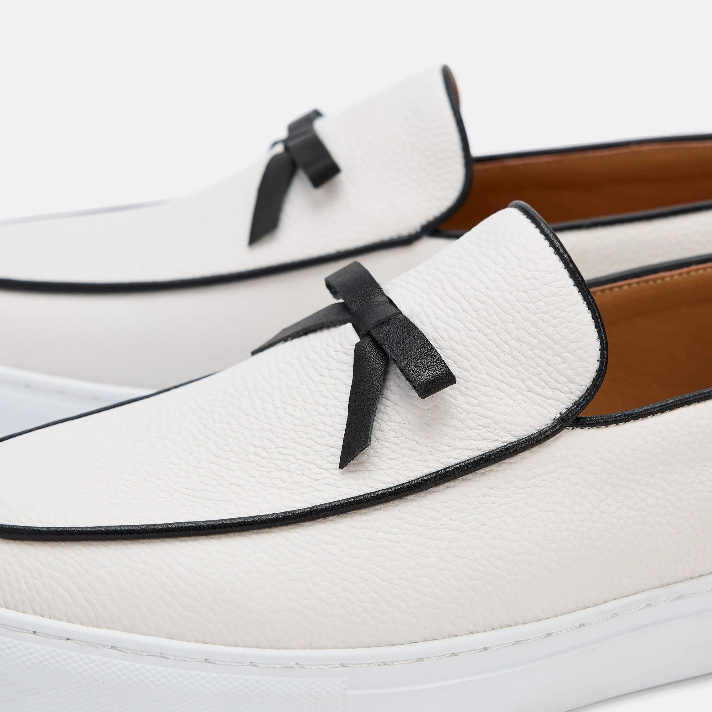 Chaussures mocassins sneakers belges en cuir blanc Odell