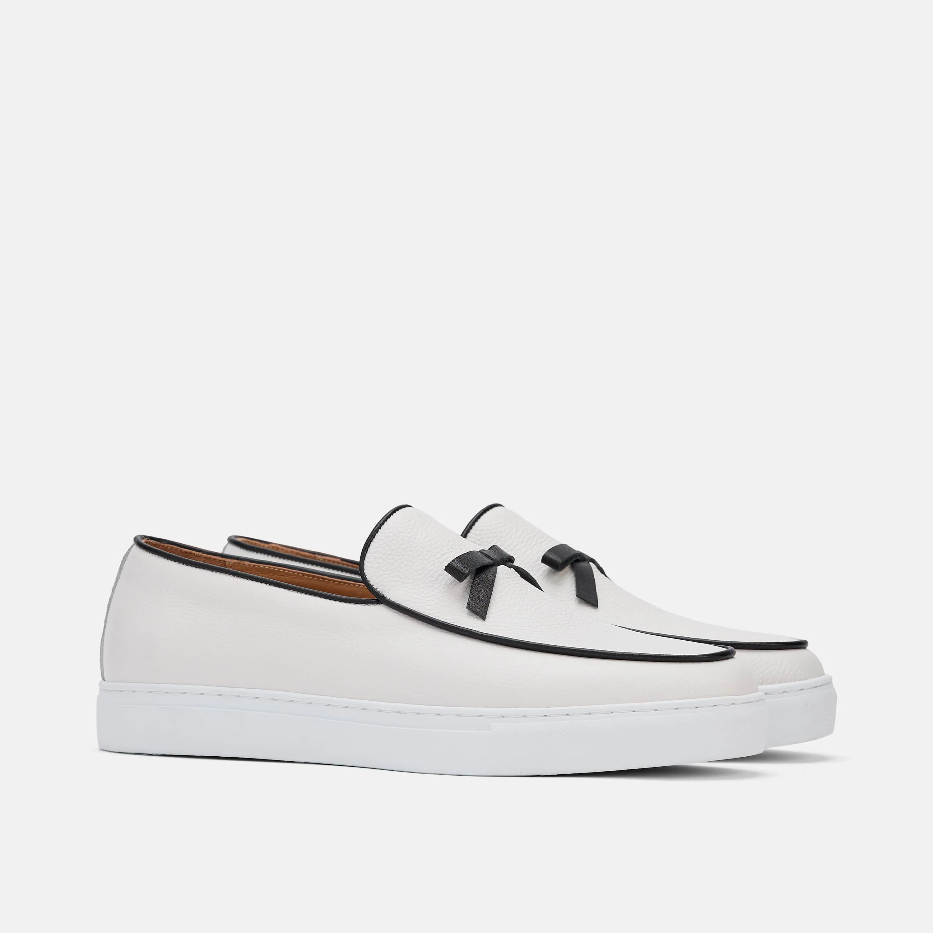Chaussures mocassins sneakers belges en cuir blanc Odell