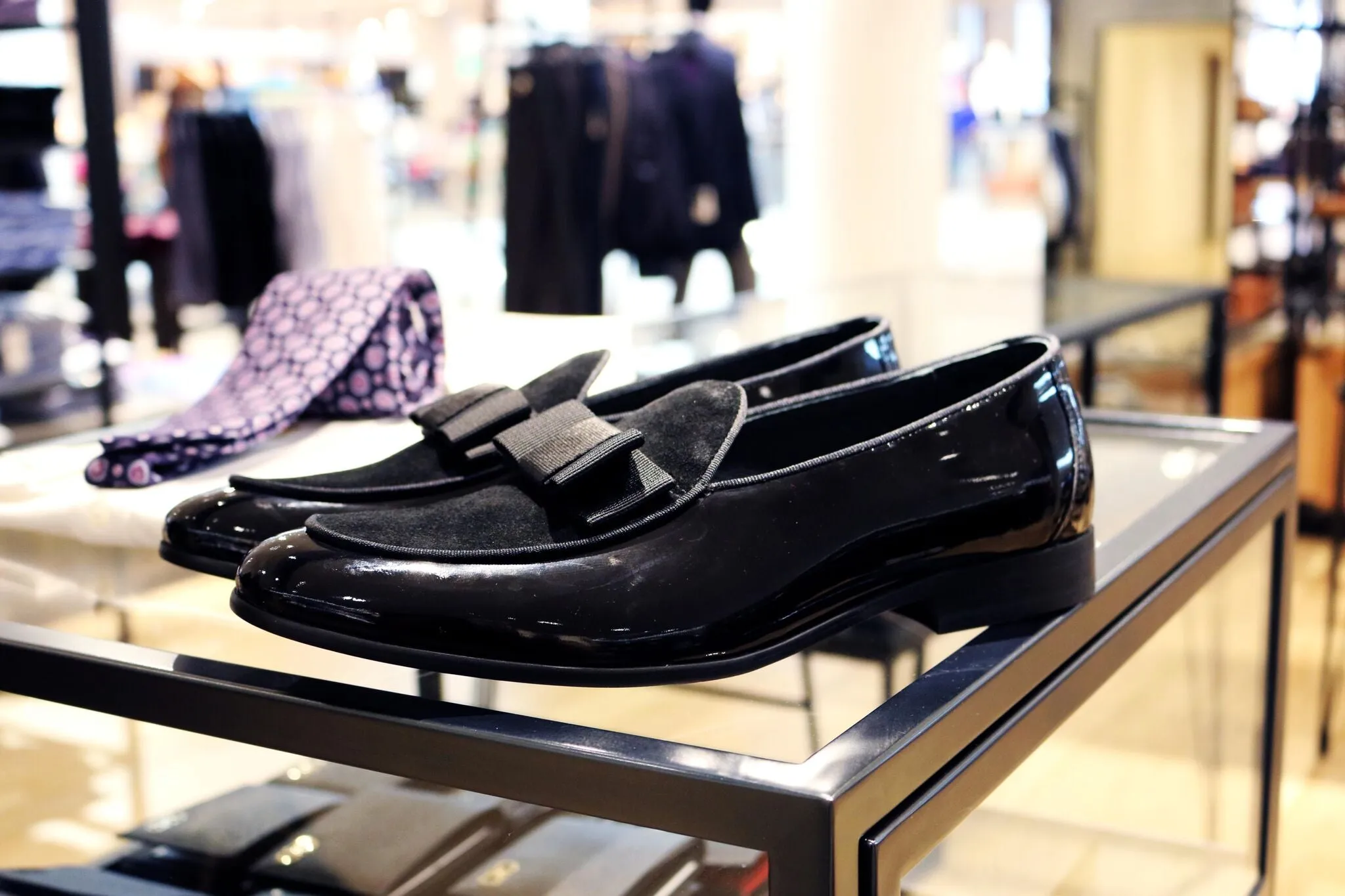 Mocassin à Enfiler en Cuir Verni et Suédine Noir