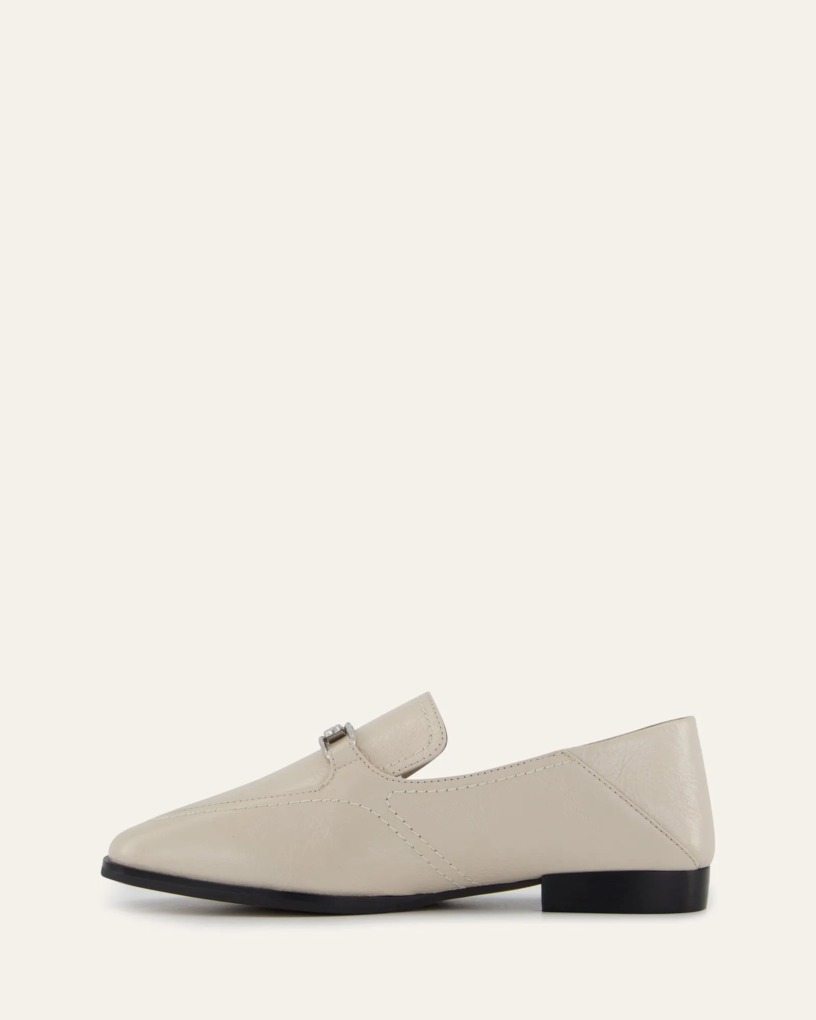 RILEY LOAFERS EN CUIR FROISSÉ BONE