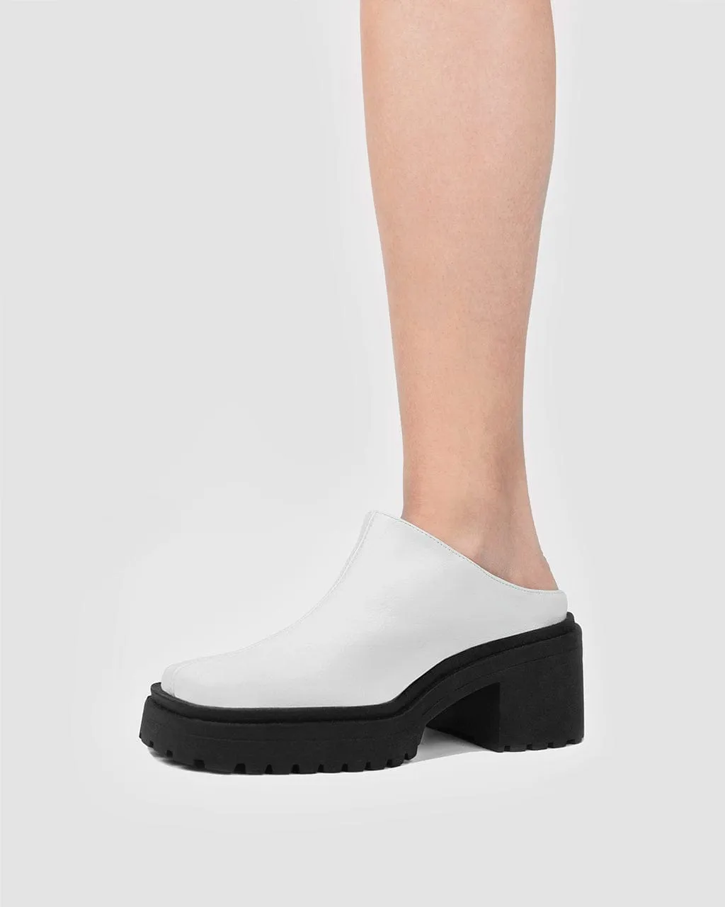 Mules en simili cuir de raisin Vegea carrées | Blanc