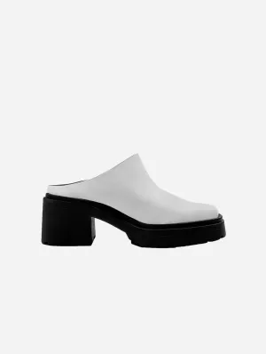 Mules en simili cuir de raisin Vegea carrées | Blanc