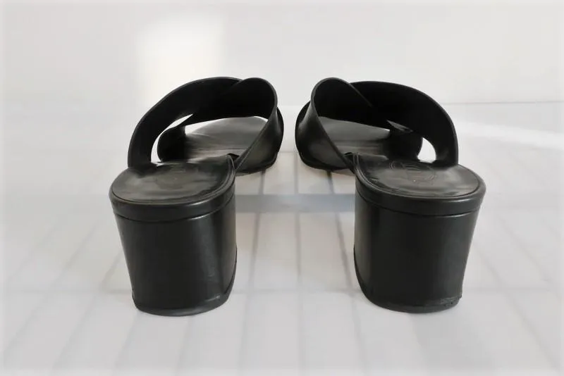Sandales Tod's à bride croisée Noir Cuire Taille 40 Mules à talon moyen