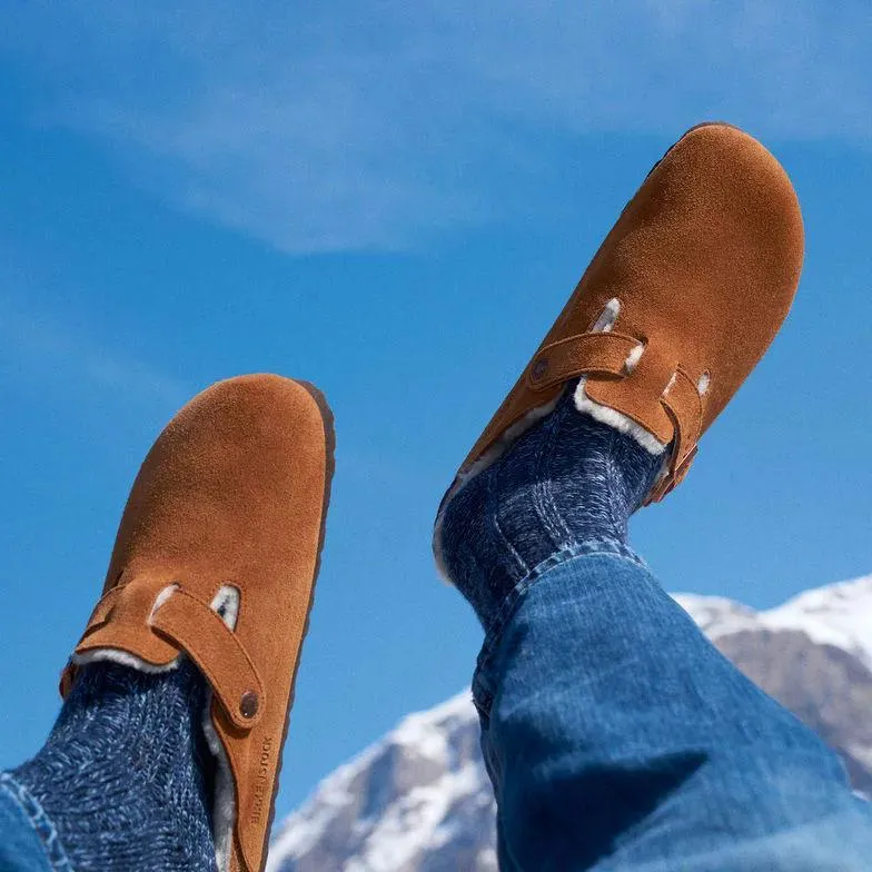 Birkenstock Boston pour Femme en Daim Naturel Mink avec Doublure en Mouton